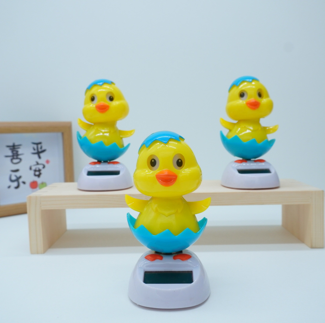 新蛋壳小鸡太阳能摆件跨境电商内饰装饰摆设玩具礼物汽车内饰装饰