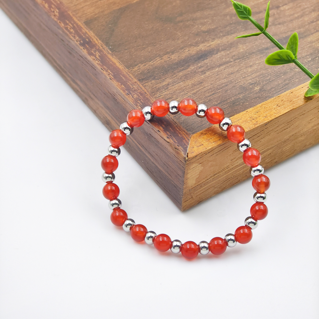 Stainless steel beads and red agate bracelet, a fashionable and trendy collectible bracelet for both men and women Specification image
