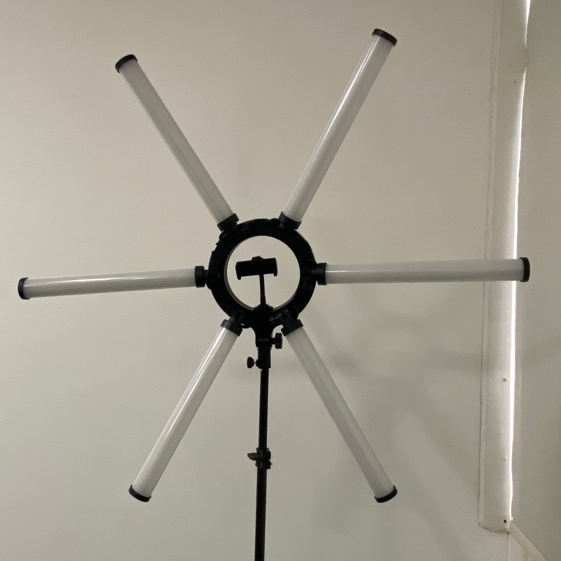 Live streaming light, fill light, 36-inch large six-tube light, folding large six-arm photography light, beauty light Application Scenario