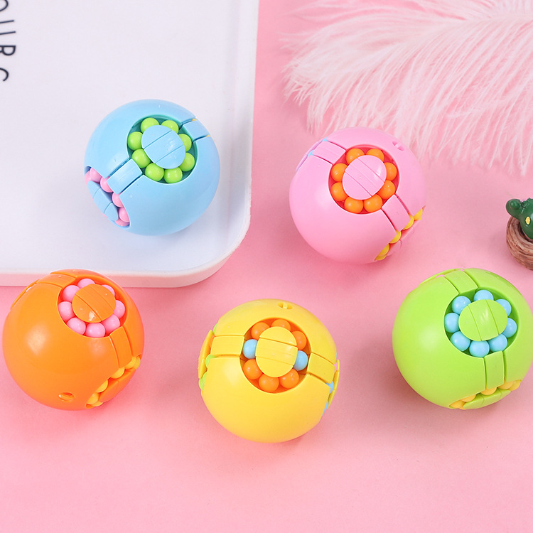 Little Magic Bean Fidget Spinner Cube Toy, a finger-rotating spinner, is a creative and educational toy for children to relieve stress and improve intelligence Specification drawing