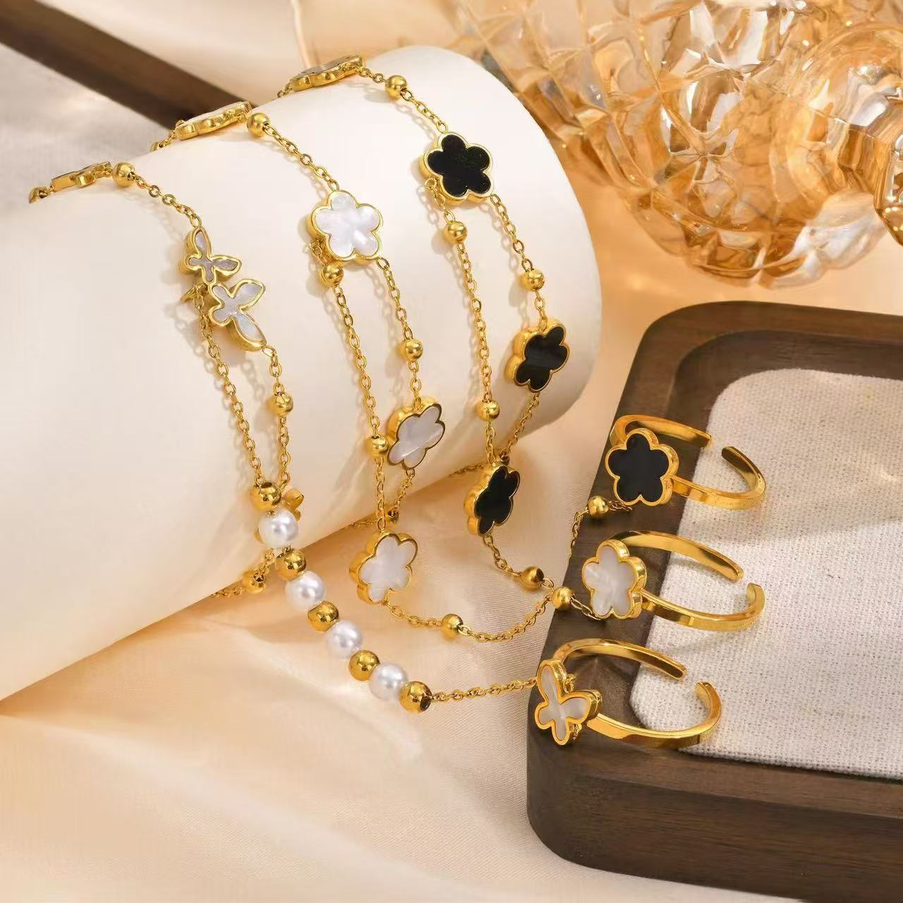 戒指手链一体钛钢饰品五叶花时尚通勤百搭小众高级感精致百搭小清新手链蝴蝶戒指手链一体手链