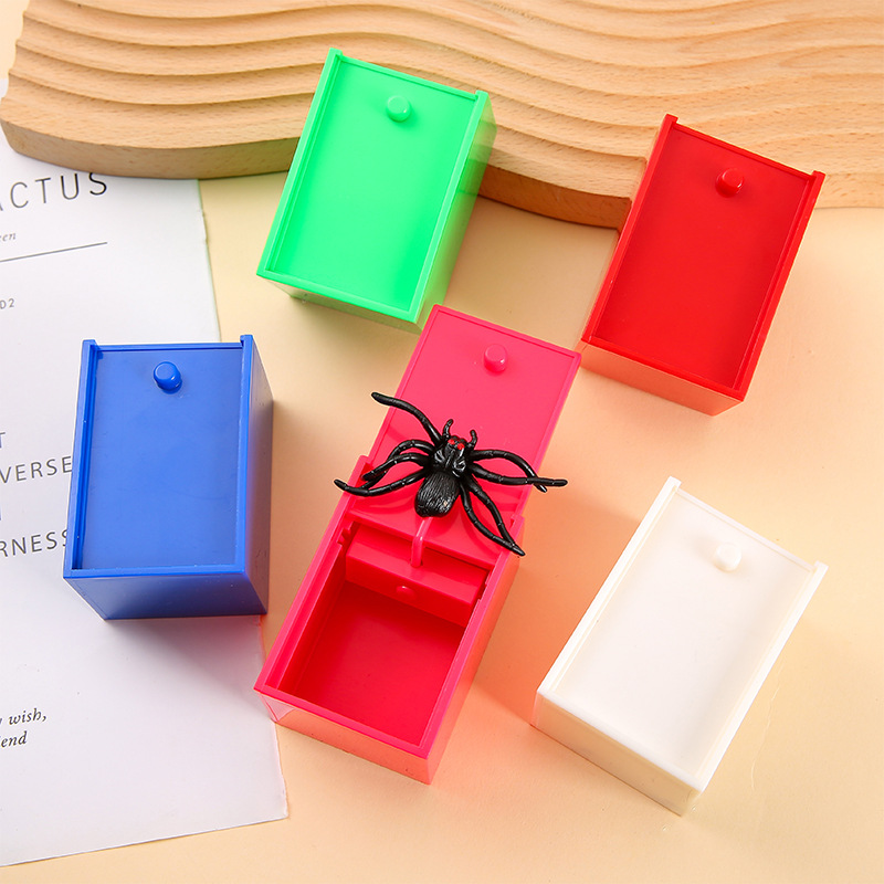 A shocking prank spider box, pranks, funny toys, novel and unique, stress-relieving street stall supply source, wholesale in Yiwu details Picture