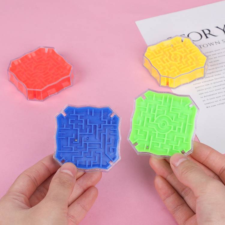 Children's intelligence and early education toys, transparent 3d walking beads, three-dimensional maze marbles, adult intelligence and stress-relieving Rubik's Cube toys full figure