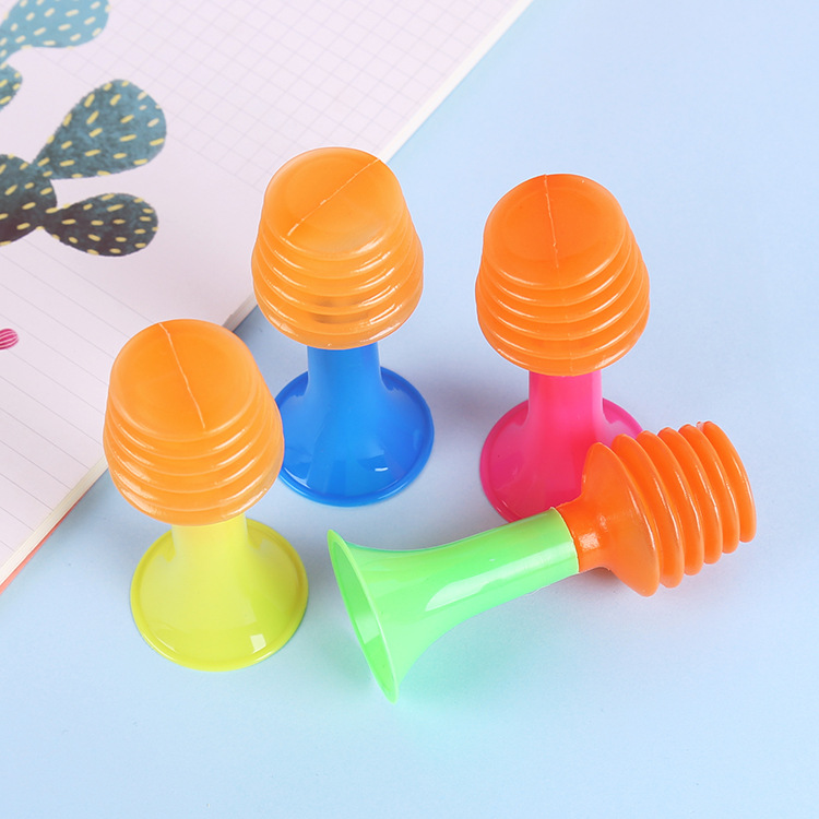 Wholesale of children's air pressure trumpet toys, cartoon plastic wind instruments, baby music toys and small gifts are selling well full figure