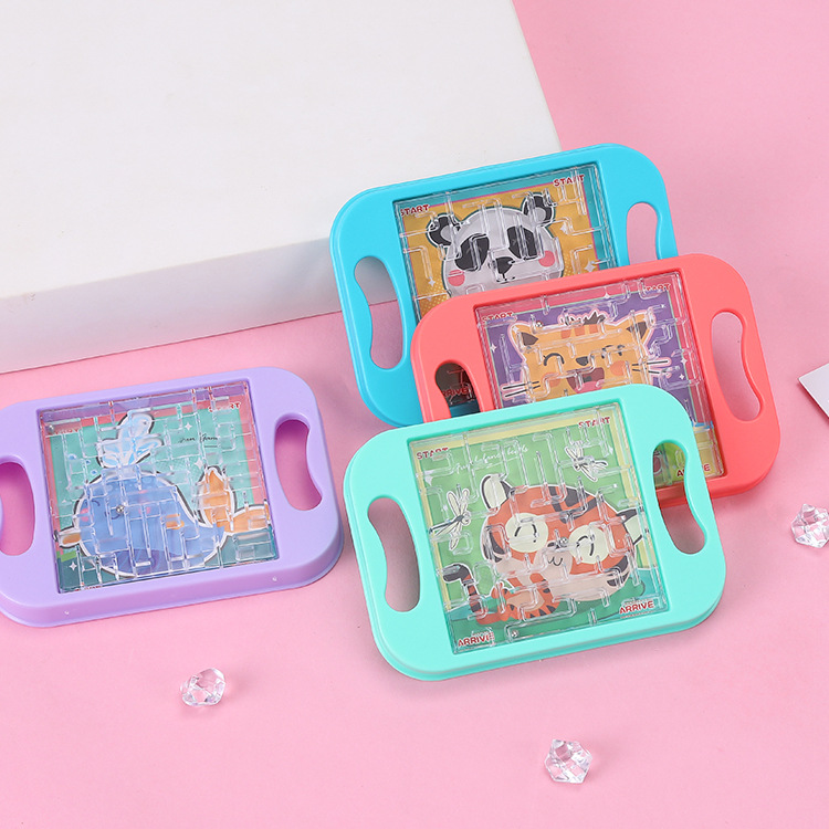 Palm-sized balance maze ball board, palm-sized game maze flat ball walking toy, dedicated training, kindergarten prize Specification drawing