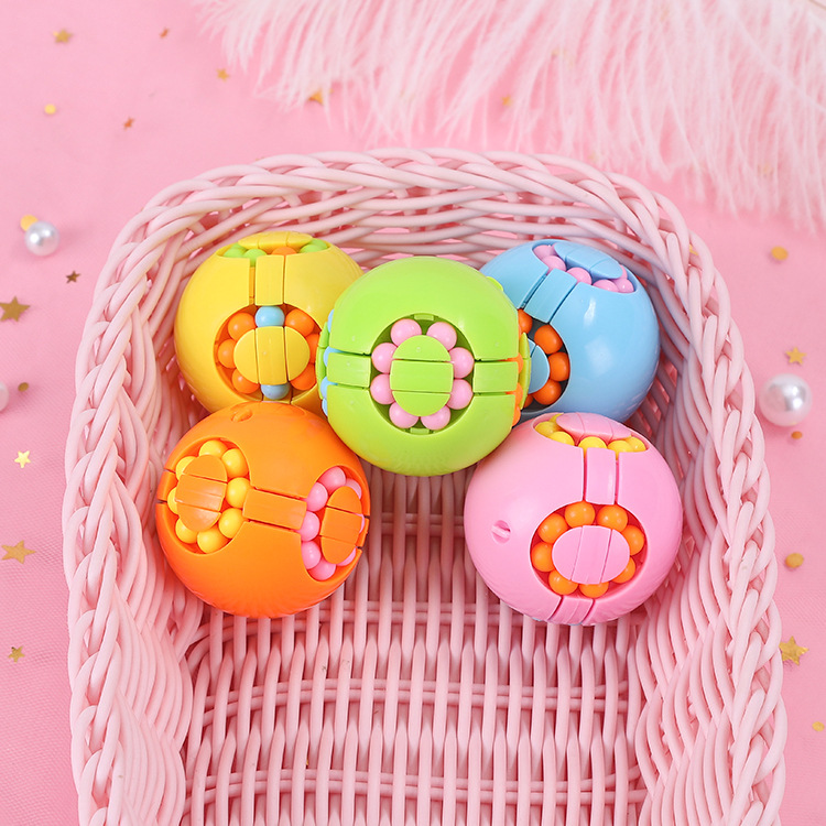 Little Magic Bean Fidget Spinner Cube Toy, a finger-rotating spinner, is a creative and educational toy for children to relieve stress and improve intelligence Application Scenario