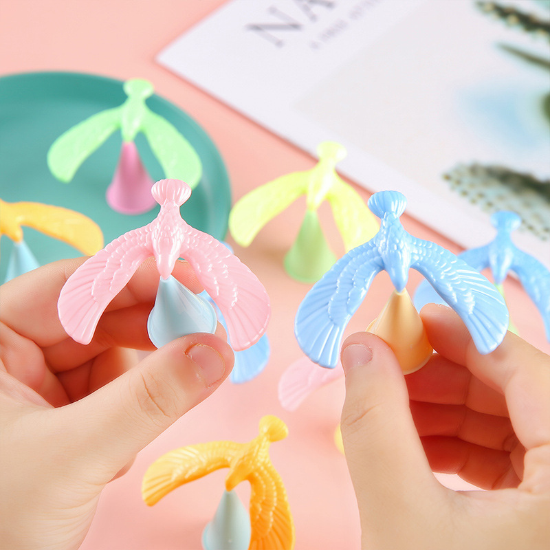 Small mini balanced bird classic gravity balance eagle Little bird Gashapon toy gift wholesale children's toy small gifts Specification drawing
