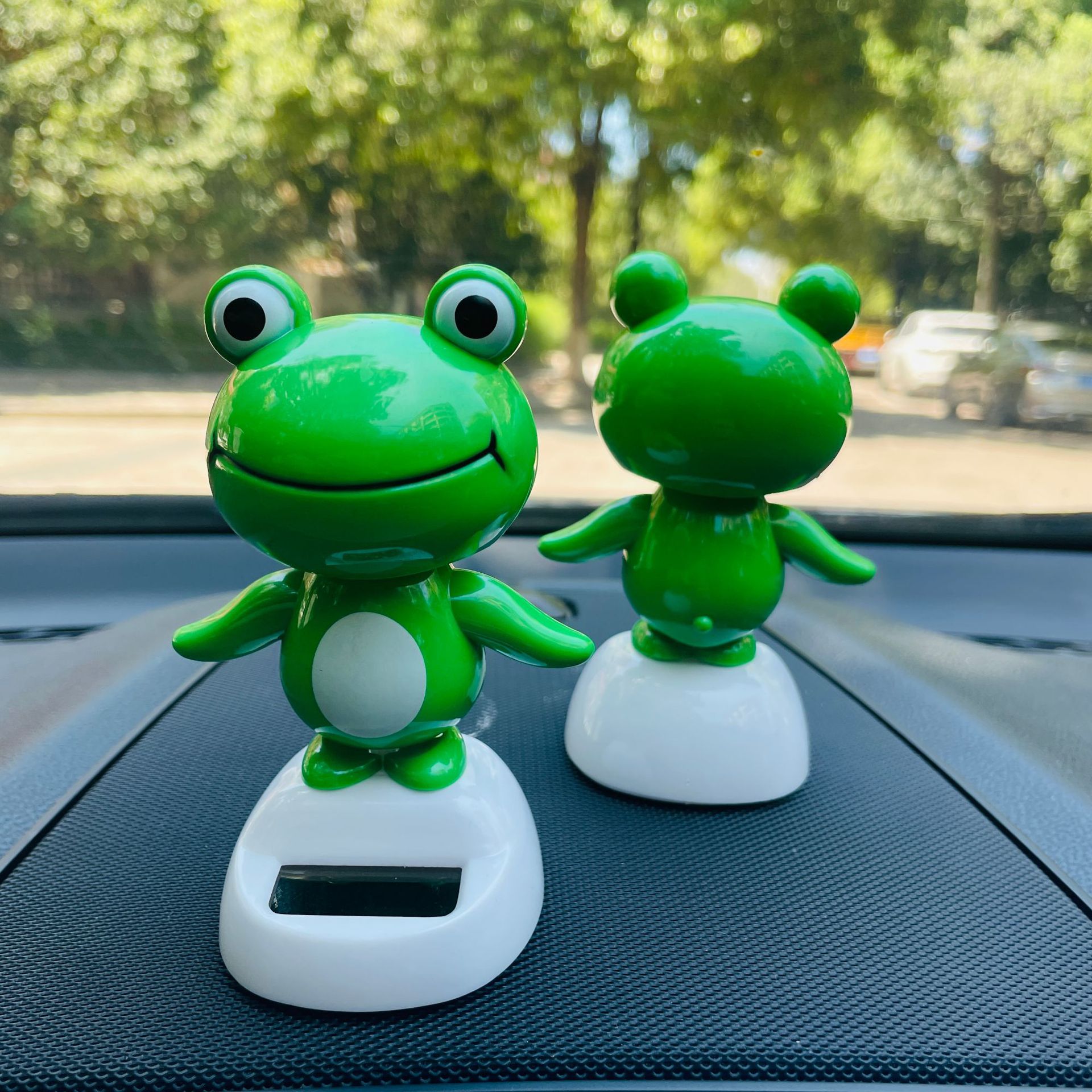 汽车摆件/汽车装饰/汽车装饰品/婴儿车装饰用品/汽车白底实物图