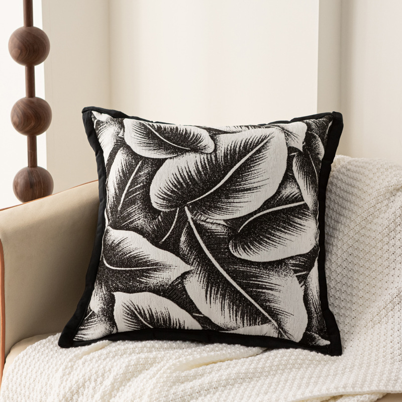 抱枕/靠垫/圆形抱枕/靠枕靠背/仿兔毛靠垫白底实物图