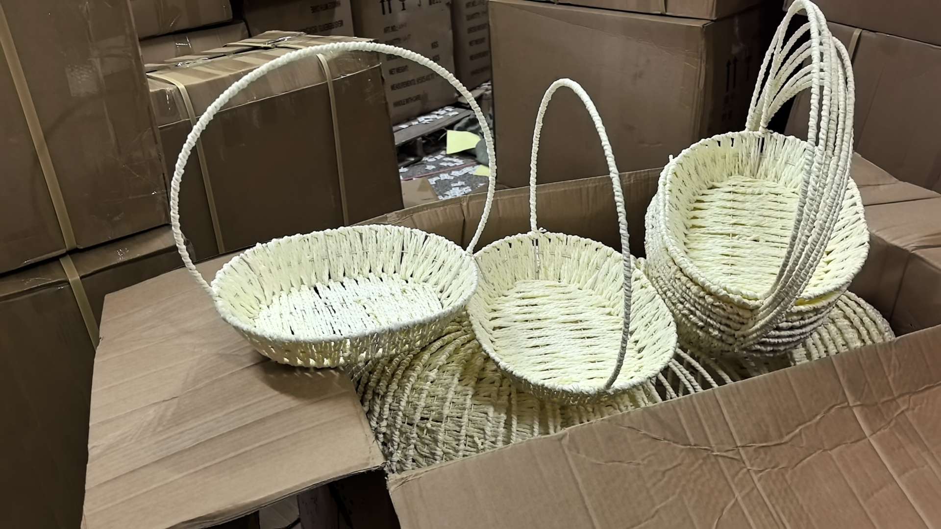 工艺品礼品装饰花桶满天星仿真花柳编提篮工艺摆件花篮装饰品