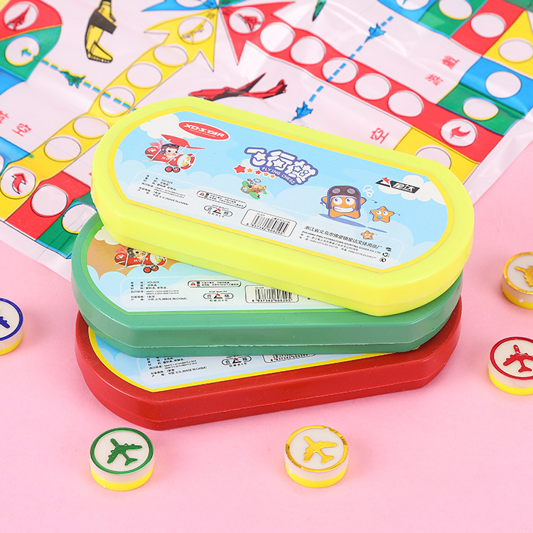 Wholesale of children's educational games such as flying chess, animal chess, Checkers, Gobang, Chinese chess, cartoon Go, and leisure toys details Picture