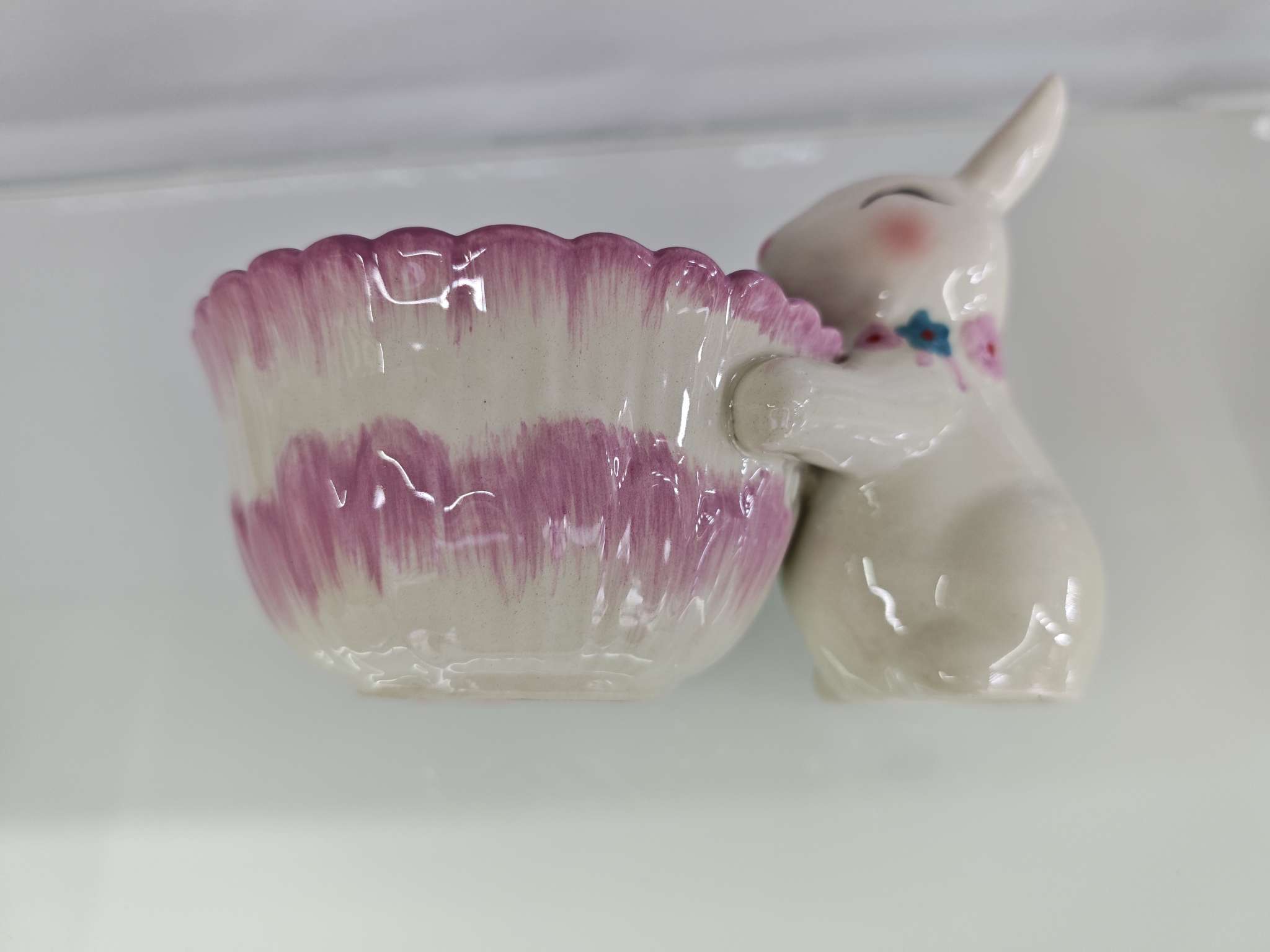 复活节产品工艺品，复活节产糖果碗白底实物图