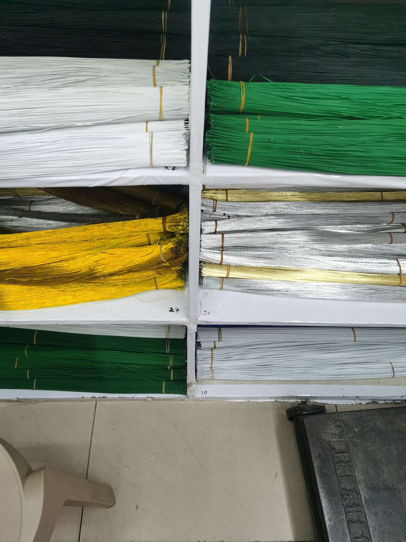 红良工艺花材，工艺品配件，圣诞用品配件，扭扭棒DIY材儿童扭扭棒卷毛特密烤瓷玻璃珠子