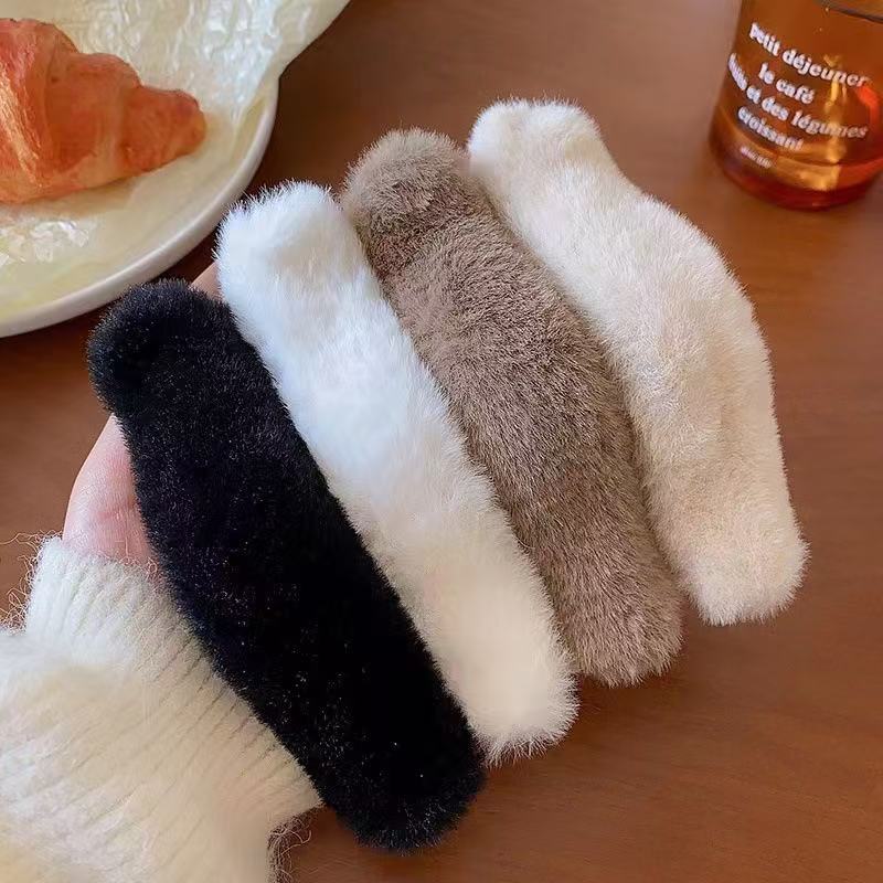 Fusheng // Popular autumn and winter plush large duckbill clip, lazy person's hair clip, women's laid-back style, back head hair clip, coil hair clip Specification drawing