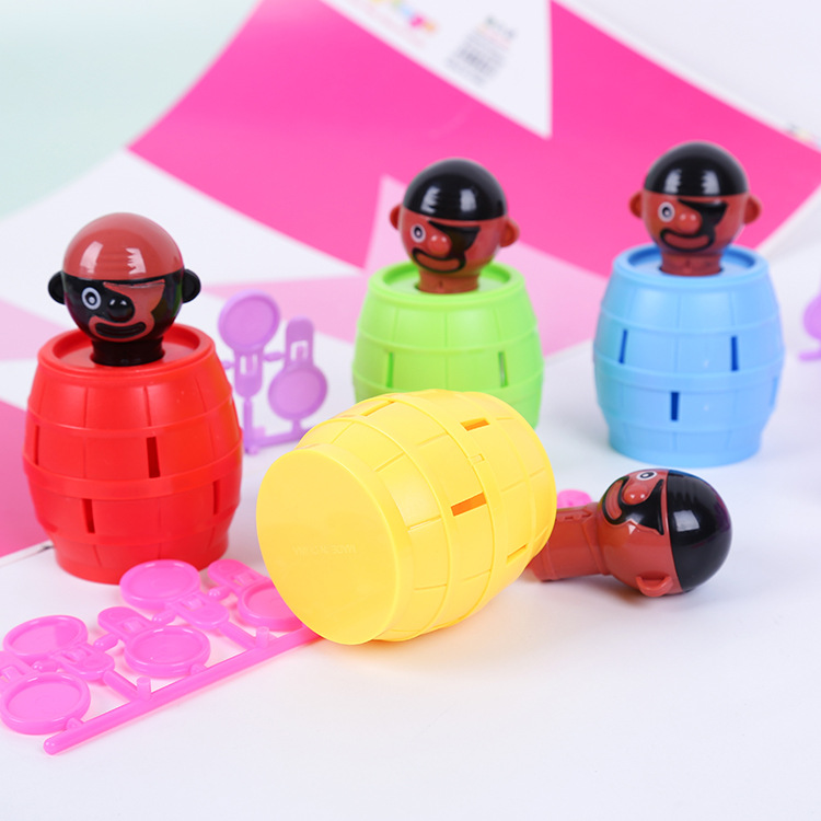 The prank pirate bucket, novel and unique prank toys, children's educational toys, and tabletop interactive toys are selling well in wholesale Specification drawing