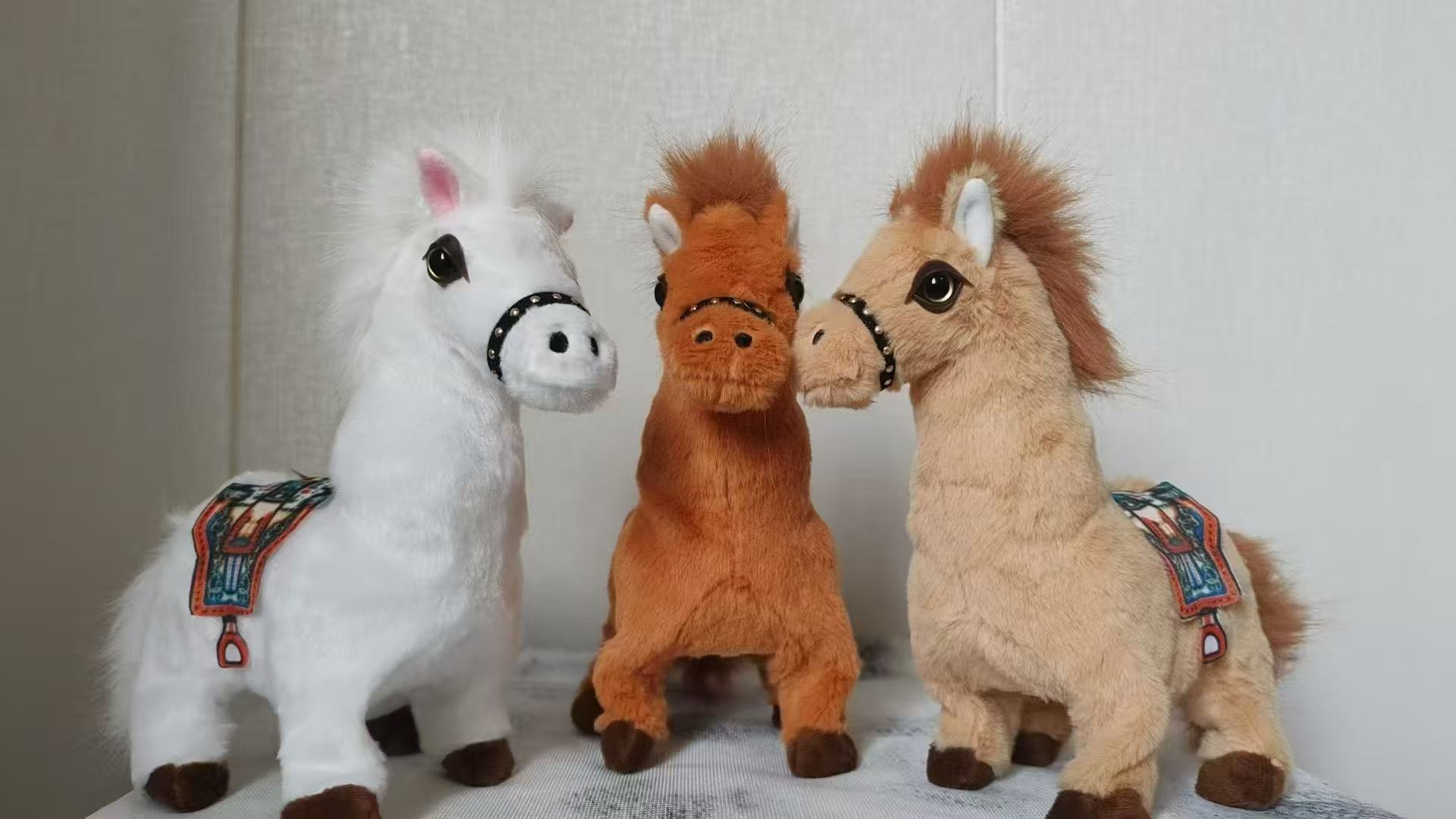 新款电动马会走路带叫声带音乐地摊热卖厂家直销