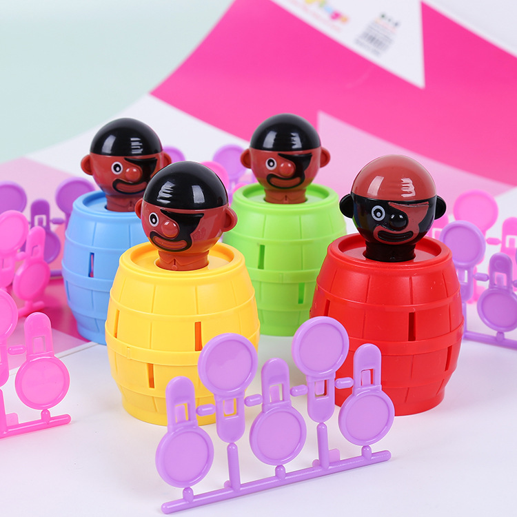 The prank pirate bucket, novel and unique prank toys, children's educational toys, and tabletop interactive toys are selling well in wholesale details Picture