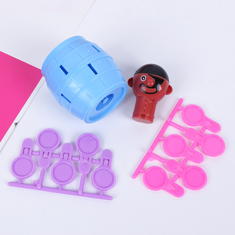 The prank pirate bucket, novel and unique prank toys, children's educational toys, and tabletop interactive toys are selling well in wholesale Application Scenario