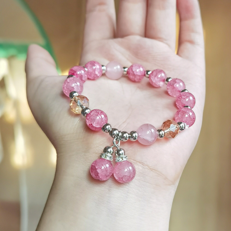Factory direct sales, live-streaming traffic diversion, street stall, two-yuan store supply, small gifts and accessories, men's and women's imitation jade, glass beads, bracelets Application Scenario