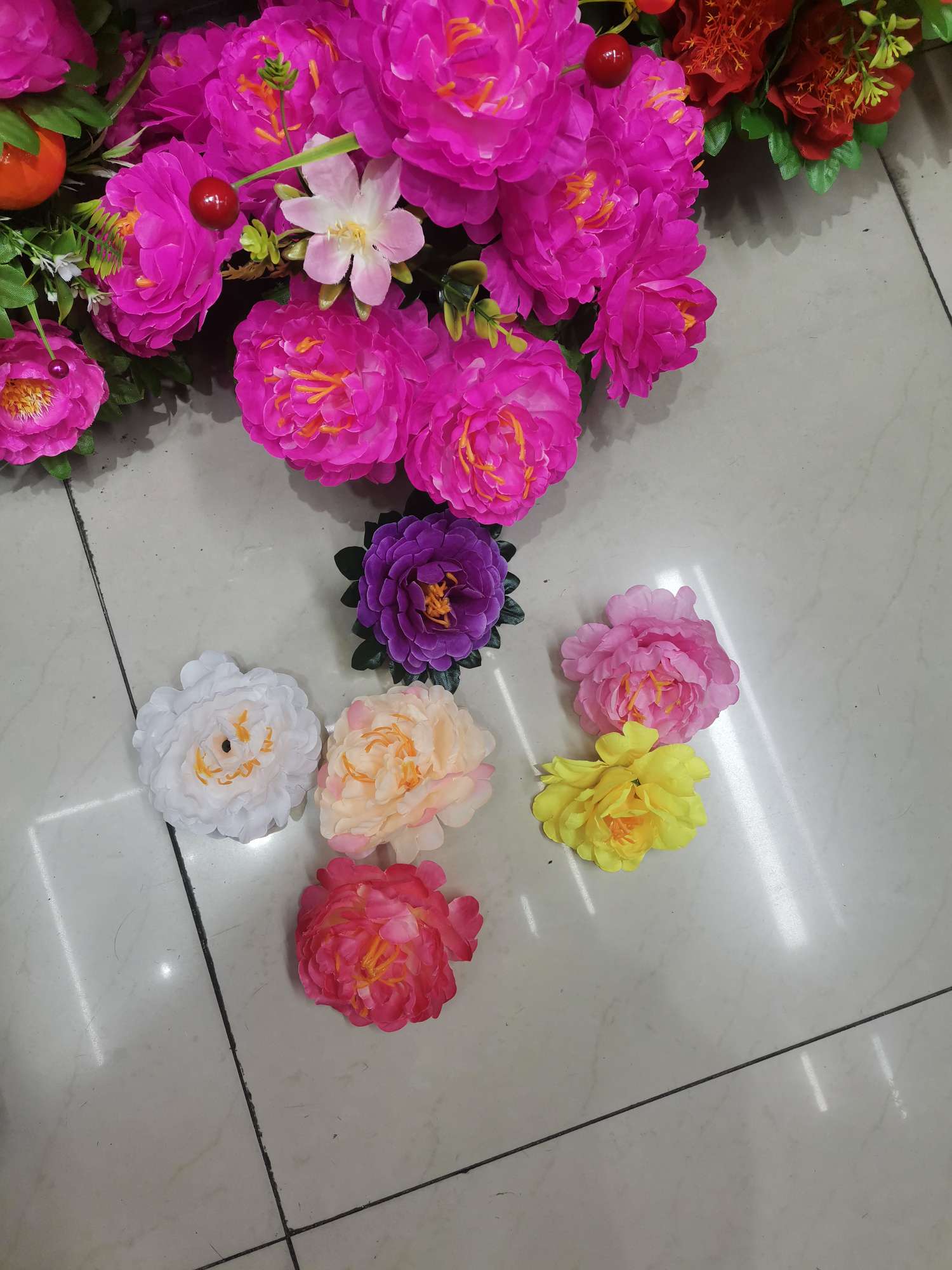 Simulated handicrafts: Phalaenopsis petal dried flower display, sweet potato leaf simulated flower, gladiolus gift decoration Application Scenario