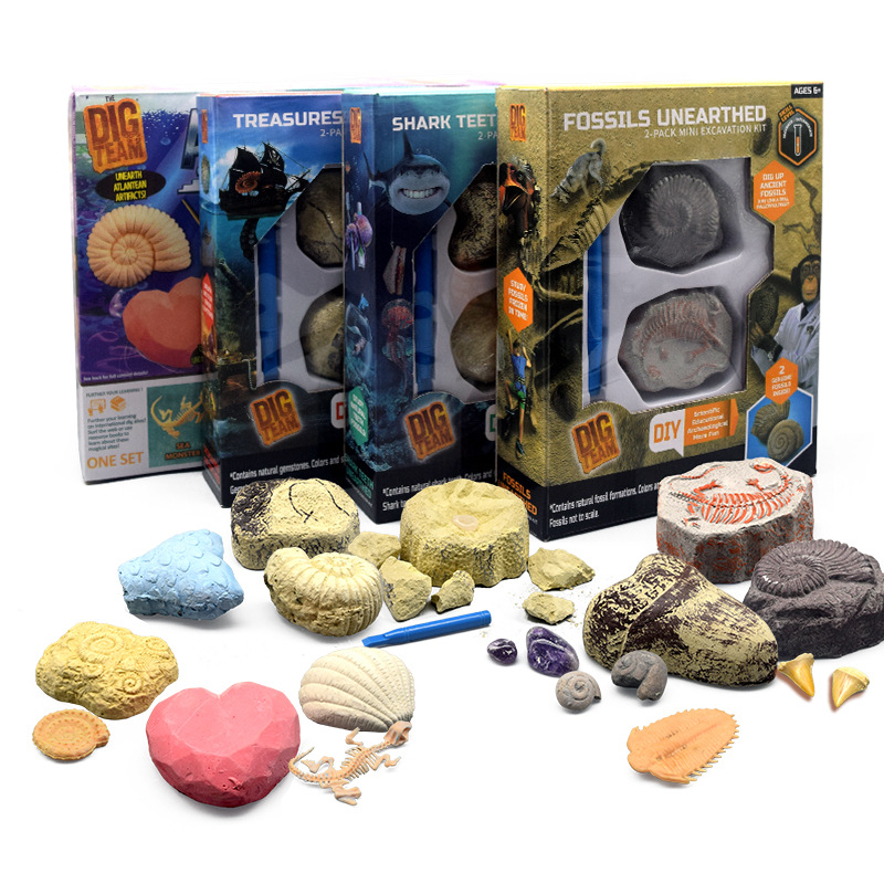 Creative and fun blind box digging toys support drop shipping. Pearl Sea monster simulation model includes digging tools full figure