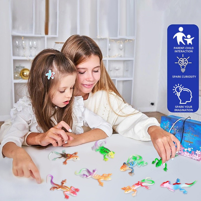 Cross-border best-selling simulation lizard water-absorbing color-changing model prank toys for children and babies animal toys are available for wholesale at a stall Application Scenario