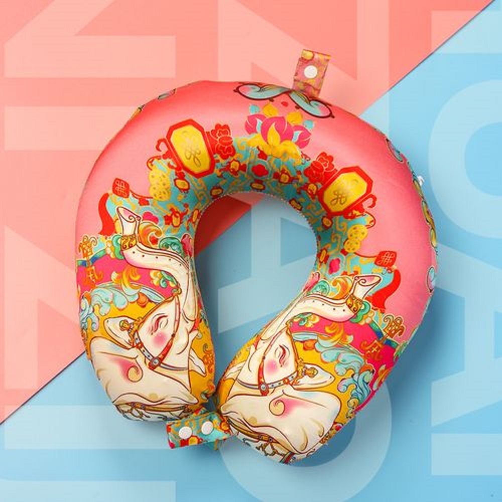 Cartoon-style corduroy pillow cover, short plush material pillow cover, one-piece design, soft, comfortable and cute pillow home decoration 00002 Application Scenario