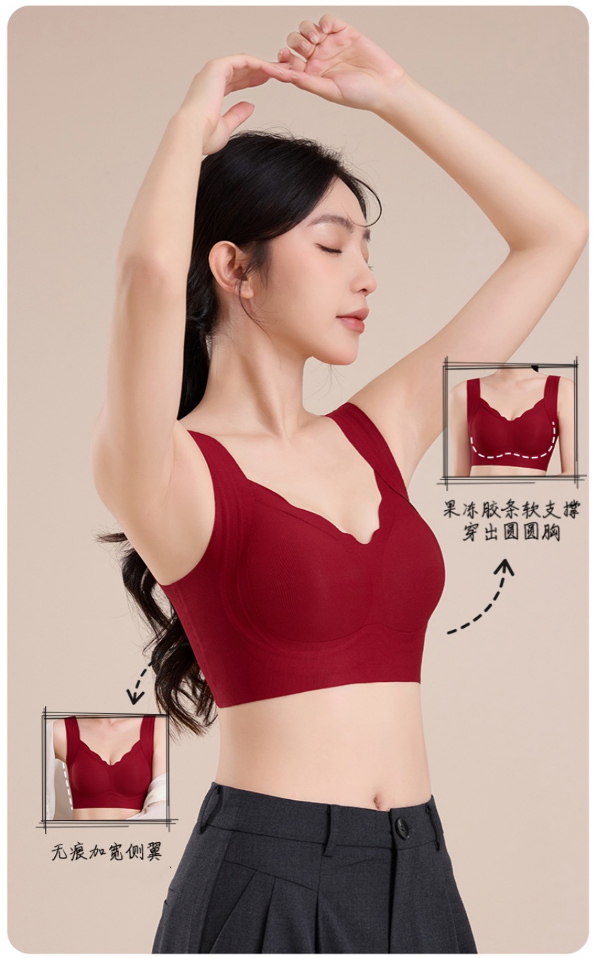 The new lingerie from Wuheng is a simple and sporty vest for women. It features a thin and beautiful back design without steel rings or fixed cups. It is a vest style bra with a beautiful back details Picture
