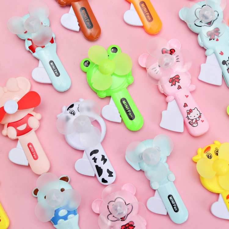 Cute cartoon hand-cranked fan, hand-pressed manual mini fan, portable, portable, hand-held, hand-held ground promotion gift full figure