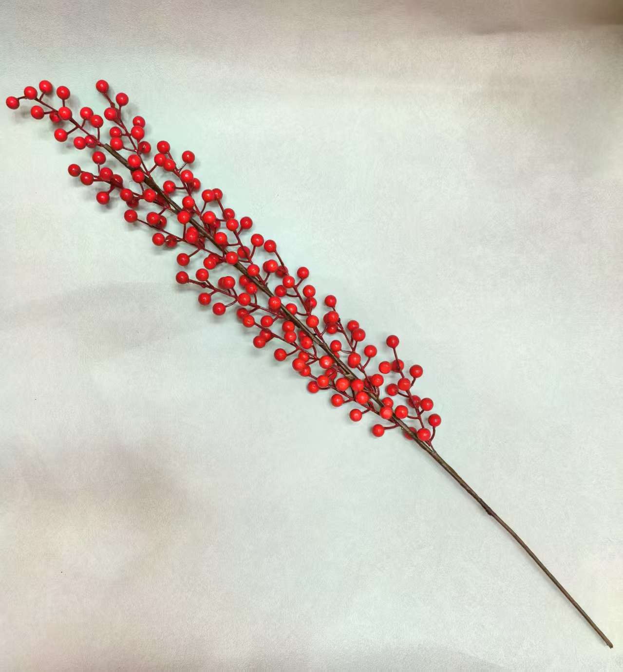 Simulated horticulture, simulated fruits, 4 forks of North American Holly red fruits, 48 fruits in stock, office, cultural, decorative items, creative home decoration Specification image