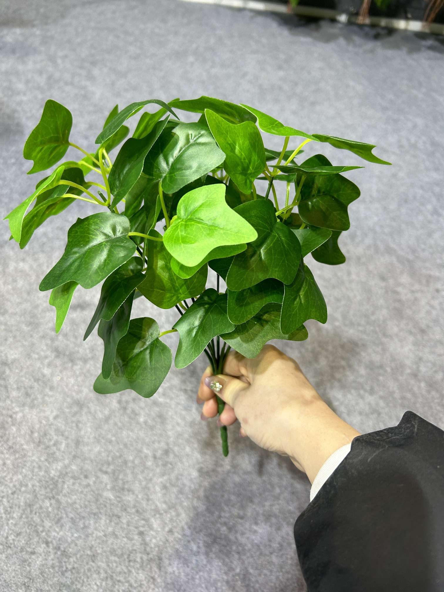 A variety of 7-prong green plant simulation plant handicrafts, gifts, creative handcrafted artworks, home decoration collectibles to choose from detail image 3