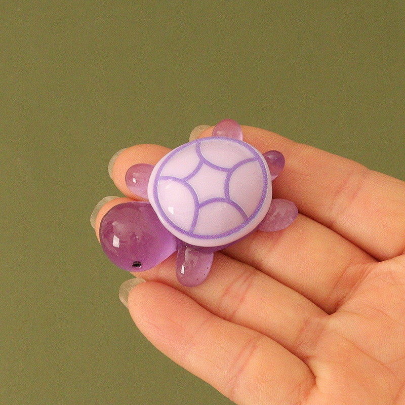 Miniature simulation mini luminous little animals, luminous little turtles, sea turtle model ornaments, micro-landscape desktop blind bags Application Scenario