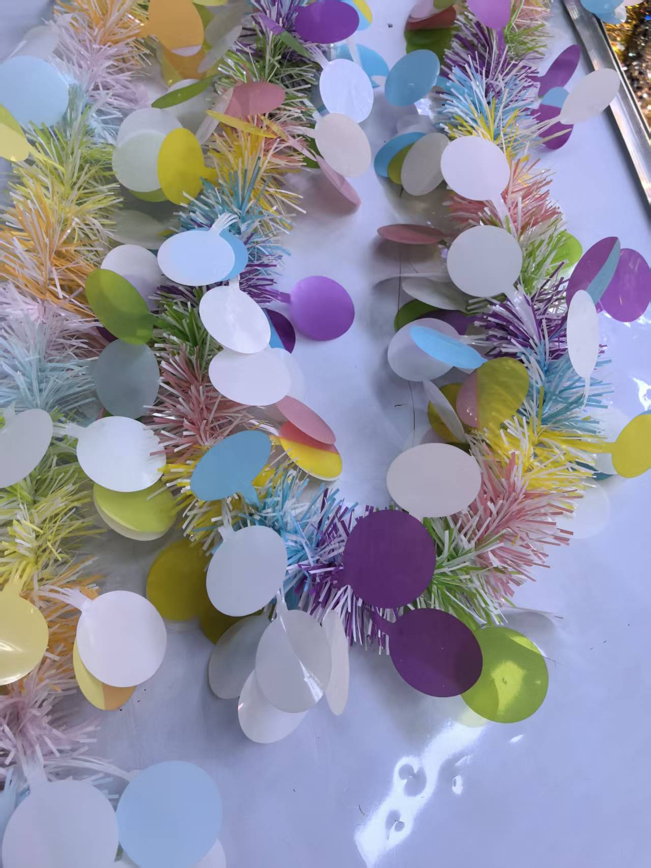 马卡龙混色圆片彩条，节庆假日装饰必备优品