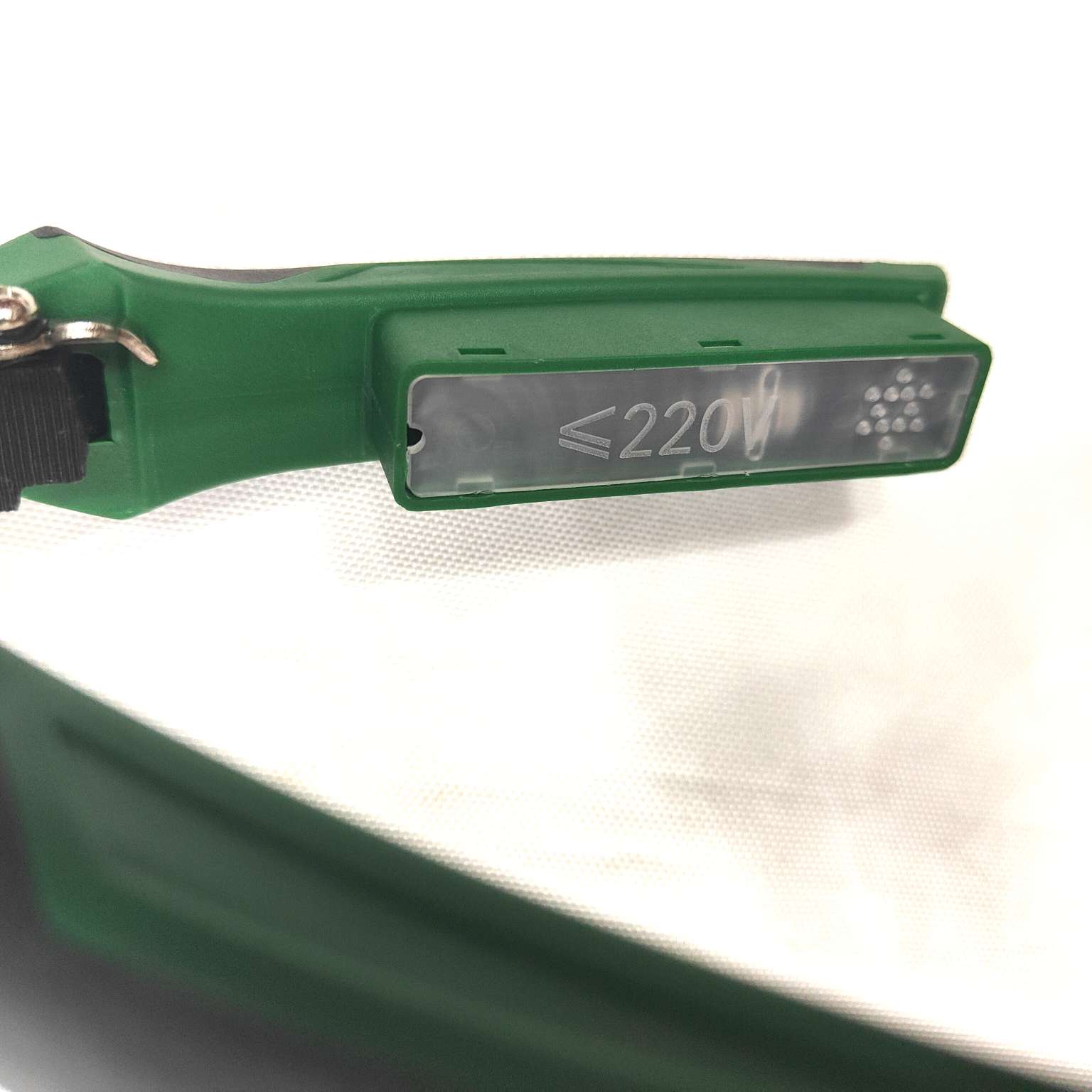 多用钳测电剥线压线绕线剪切拧拆拉线电工家用白底实物图