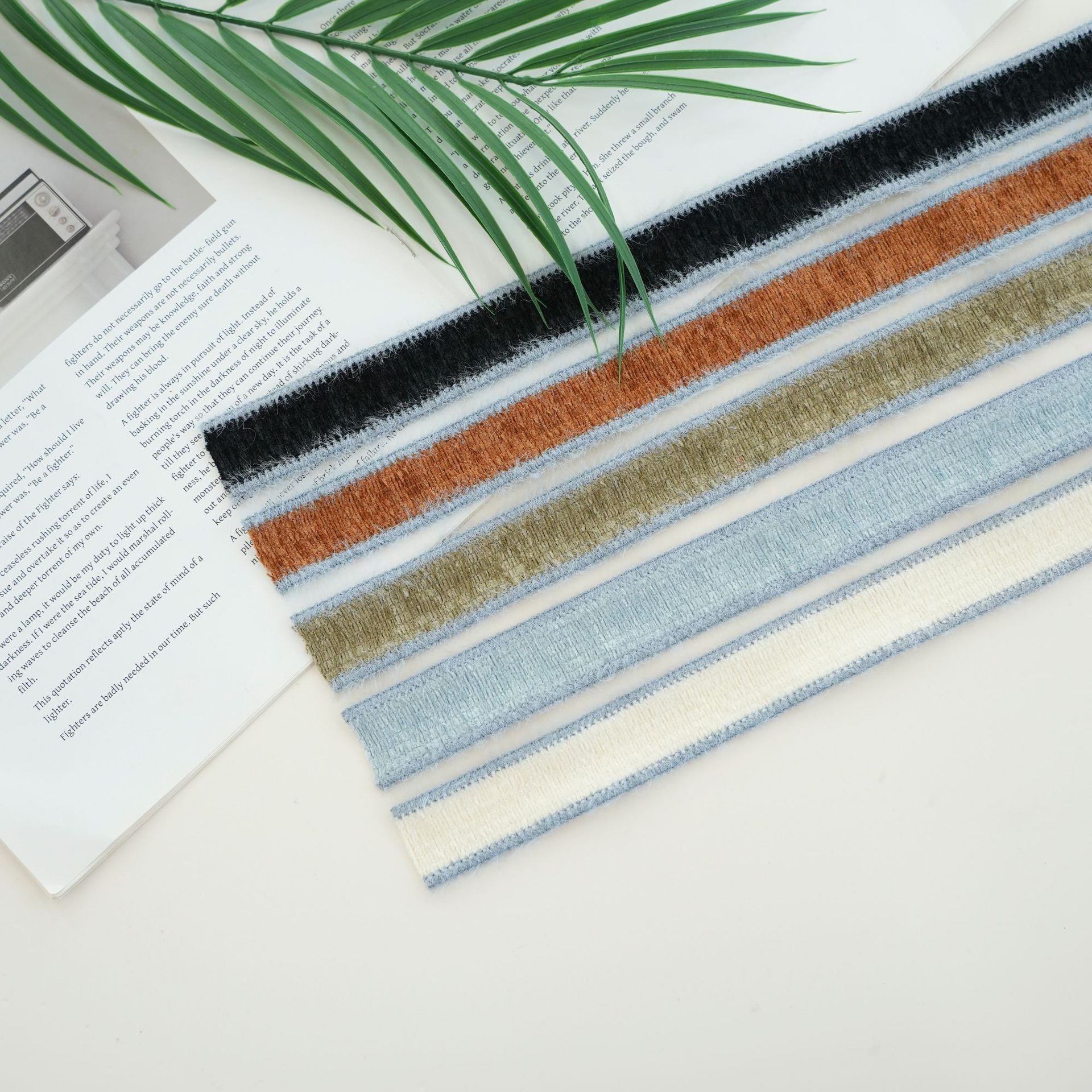 JY07- Jianjian Fashion Clothing Accessories - Fur Hook Strap details Picture