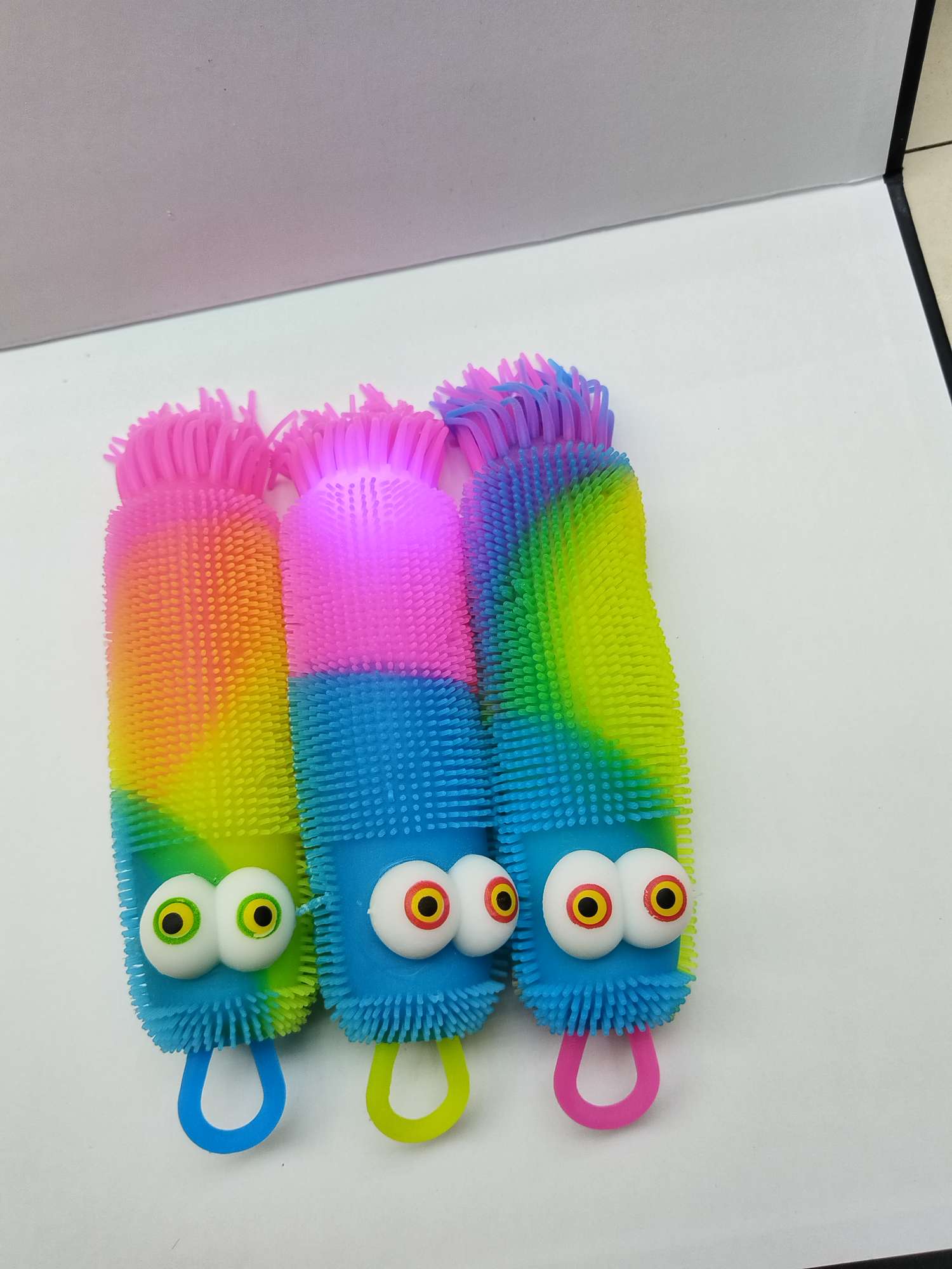 孩之宝nerf进口充气玩具，多彩色，里面带灯，适合当挂件，晚上特别漂亮