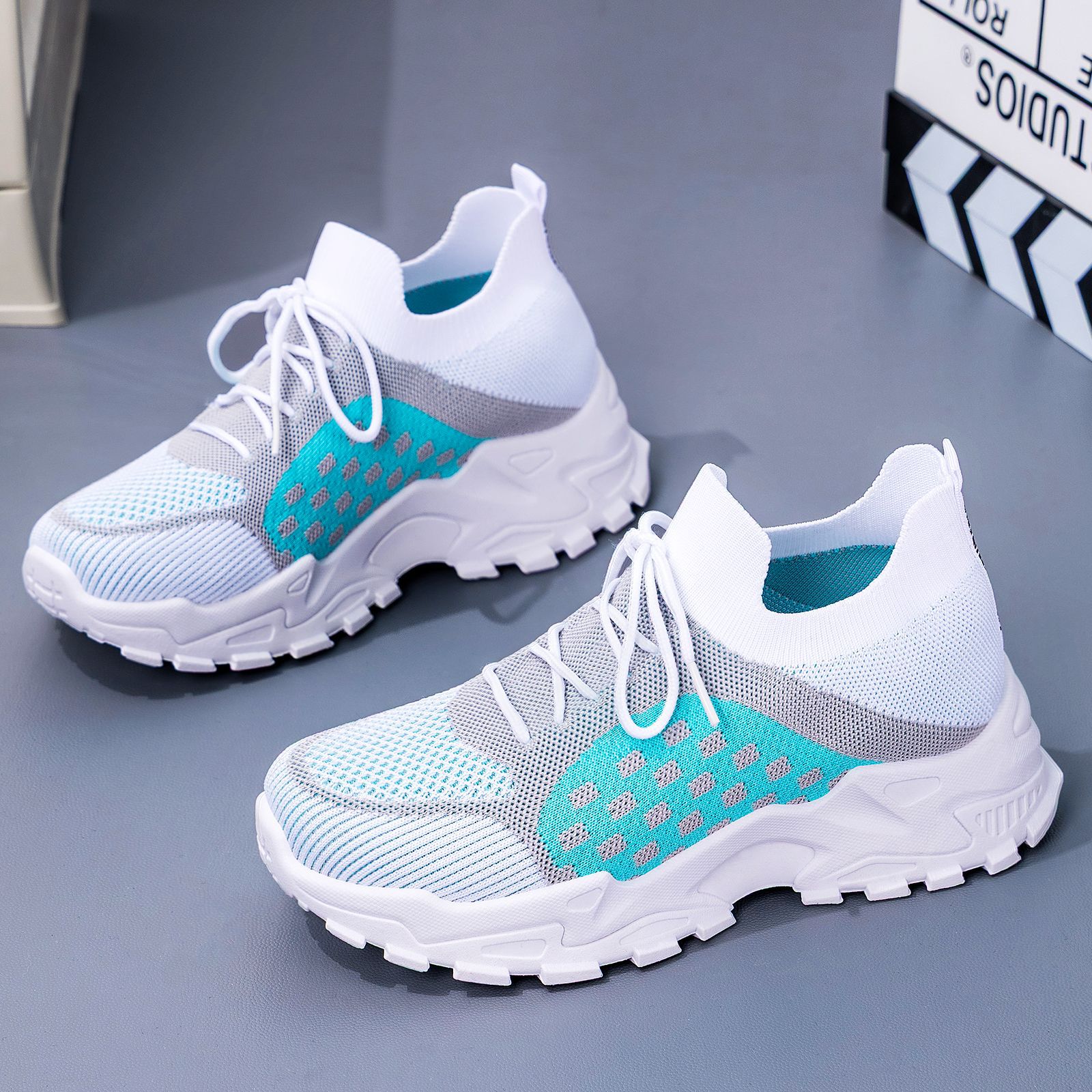 Summer new women's shoes, sports shoes, casual and versatile single shoes, cross-border consignment, breathable mesh, running thick-soled dad shoes details Picture