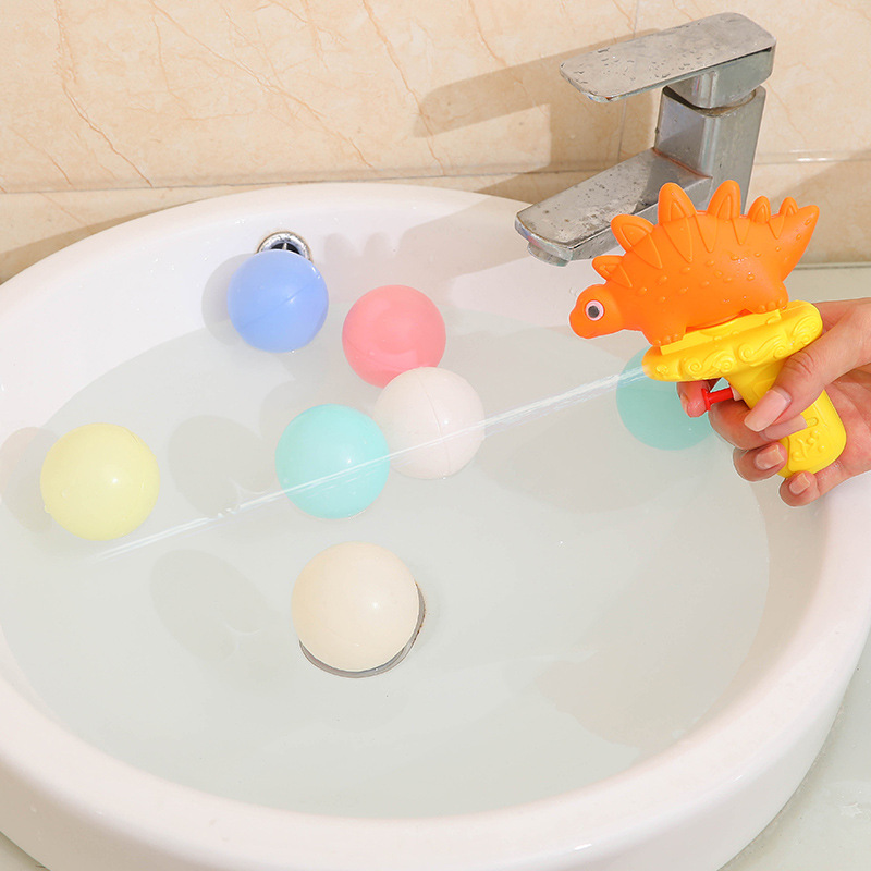 Children's water gun toys, cartoon dinosaurs, internet-famous water play small water guns, baby bathroom bathing, outdoor water play toys Application Scenario