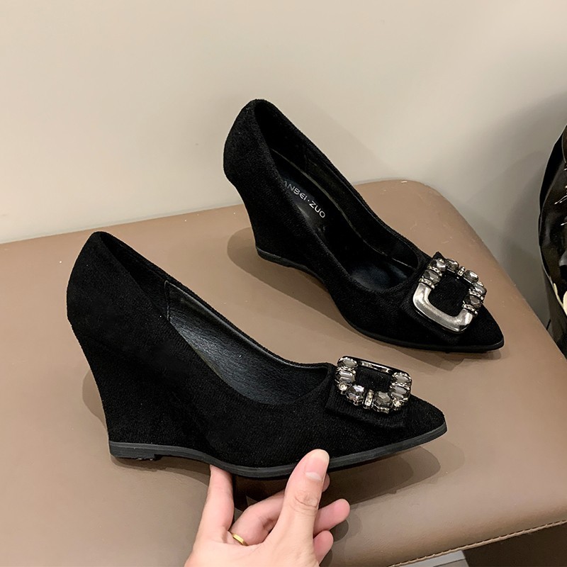 2025 Versatile autumn high-heeled work shoes, size 43 fashionable rhinestone new women's shoes, pointed-toe black sloped-toe single shoes for women full figure