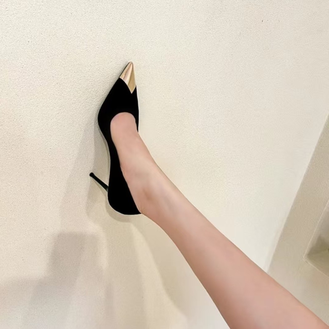 French plus-size 2025 black patent leather sexy spring new pointed-toe women's metal-toe high heels, elegant and slender single shoes Application Scenario
