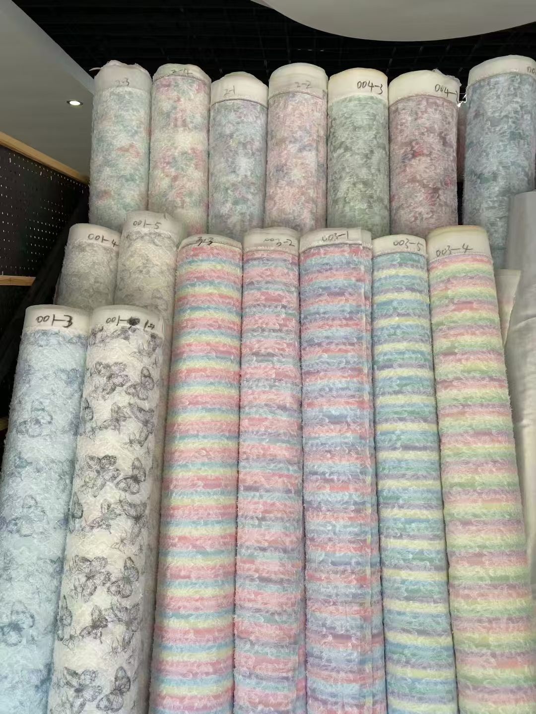 箱包面料/色丁印花面料/涤纶印花面料白底实物图