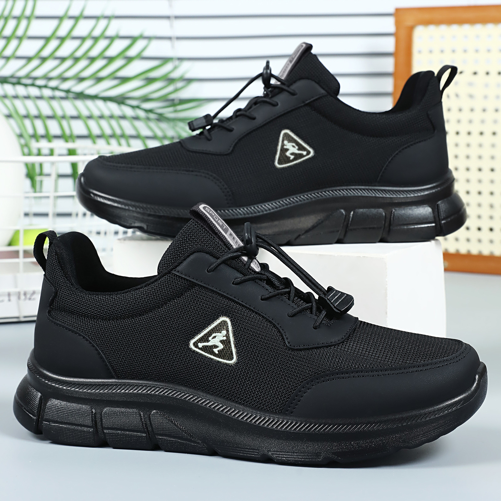 Men's walking shoes, couple styles, middle-aged and elderly dad shoes, soft-soled, comfortable and casual shoes, versatile men's shoes, breathable single shoes Application Scenario