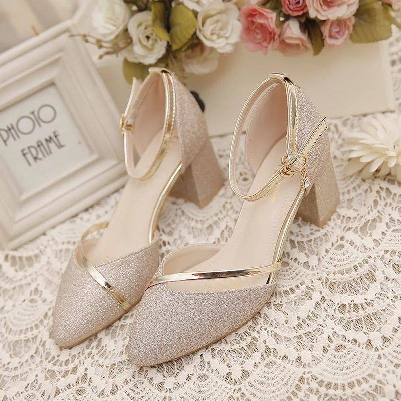2021 Summer new style of Korean style pointed-toe square thick-heeled women's shoes, one-button fashionable sandals for export details Picture