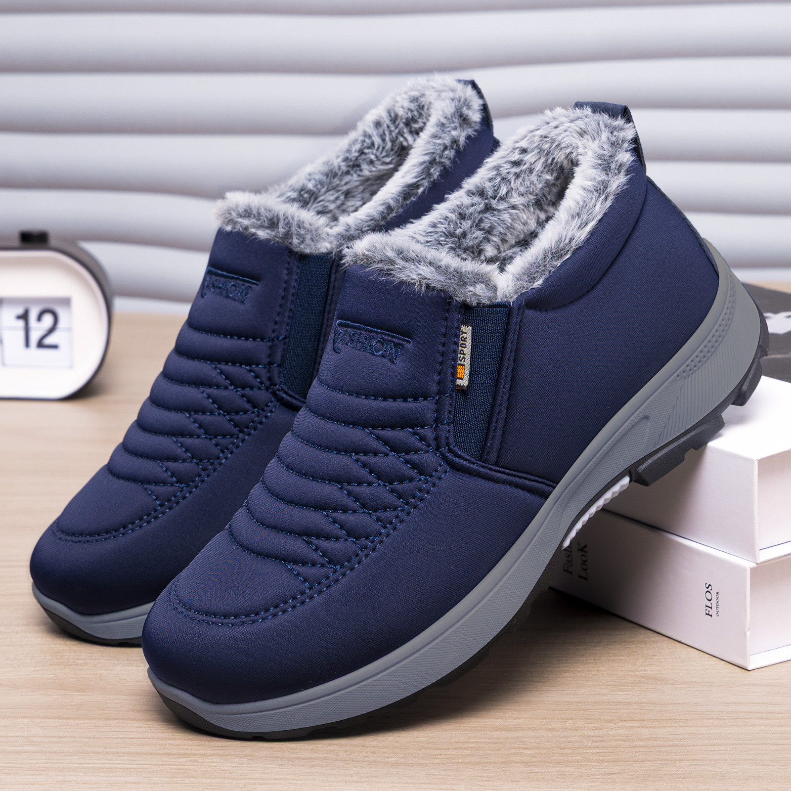Men's cotton shoes, couple style, snow boots, one piece for delivery, middle-aged and elderly men's ankle boots, one piece of cold-proof and warm cotton boots Application Scenario