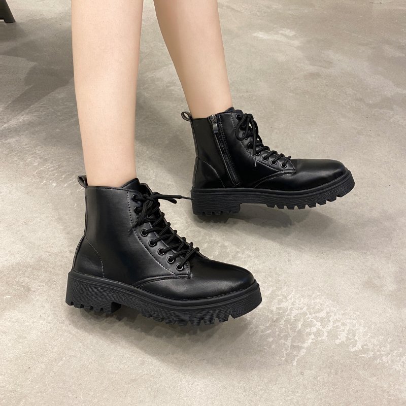 The new black and stylish Dr. Martens boots for women with thick soles and short boots in the autumn of 2024 details Picture