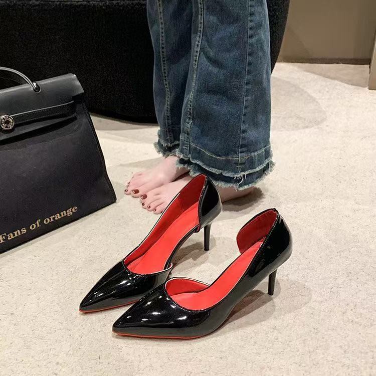 The 2025 new high-heeled side-open high heels are nude and sexy. The new patent leather single shoes are professional, with pointed tips and red soles Application Scenario