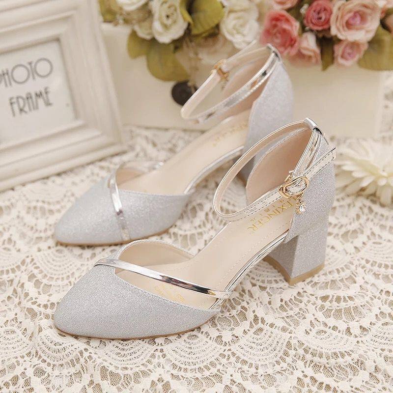 2021 Summer new style of Korean style pointed-toe square thick-heeled women's shoes, one-button fashionable sandals for export full figure