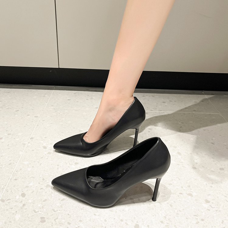 Women's shoes in size 34-43, large size 41, chubby feet, slender heels, pointed toe high heels for women, Korean style, spring style, small single shoes 42 Application Scenario