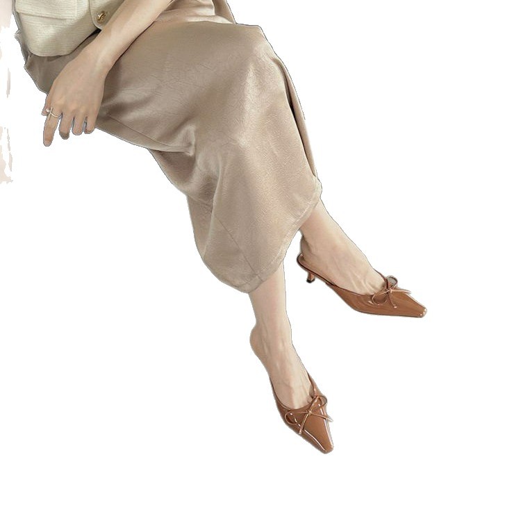 Amazon 2024 new bow thin-heeled shoes for export, large size wine red outerwear slippers, retro pointed-toe half slippers Item Picture