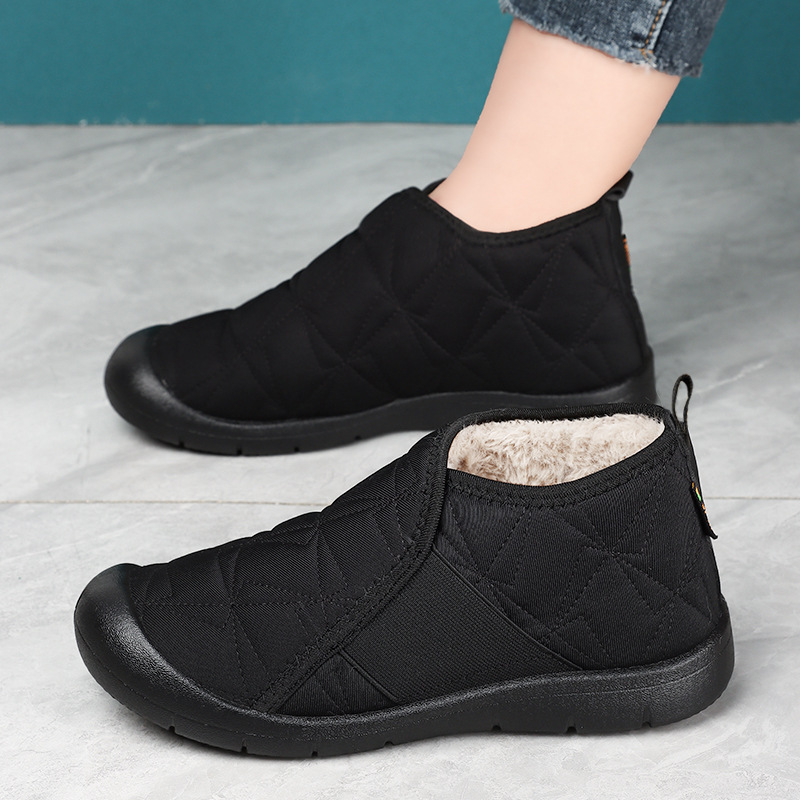 Women's cotton shoes with fleece and thickened cotton boots, cold-proof and warm women's boots, shoes for middle-aged and elderly mothers, and snow boots on one foot Application Scenario